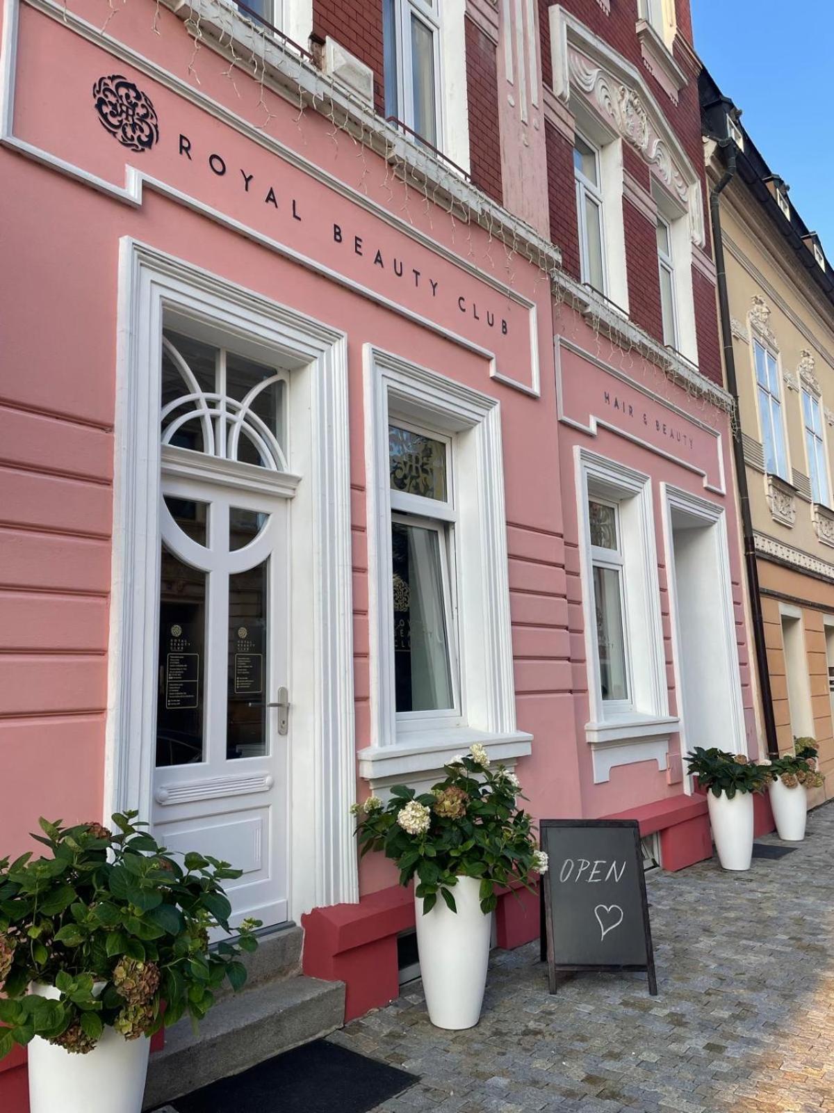Apartament Kadan Exterior photo